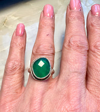 Load image into Gallery viewer, Green Sapphire Ring